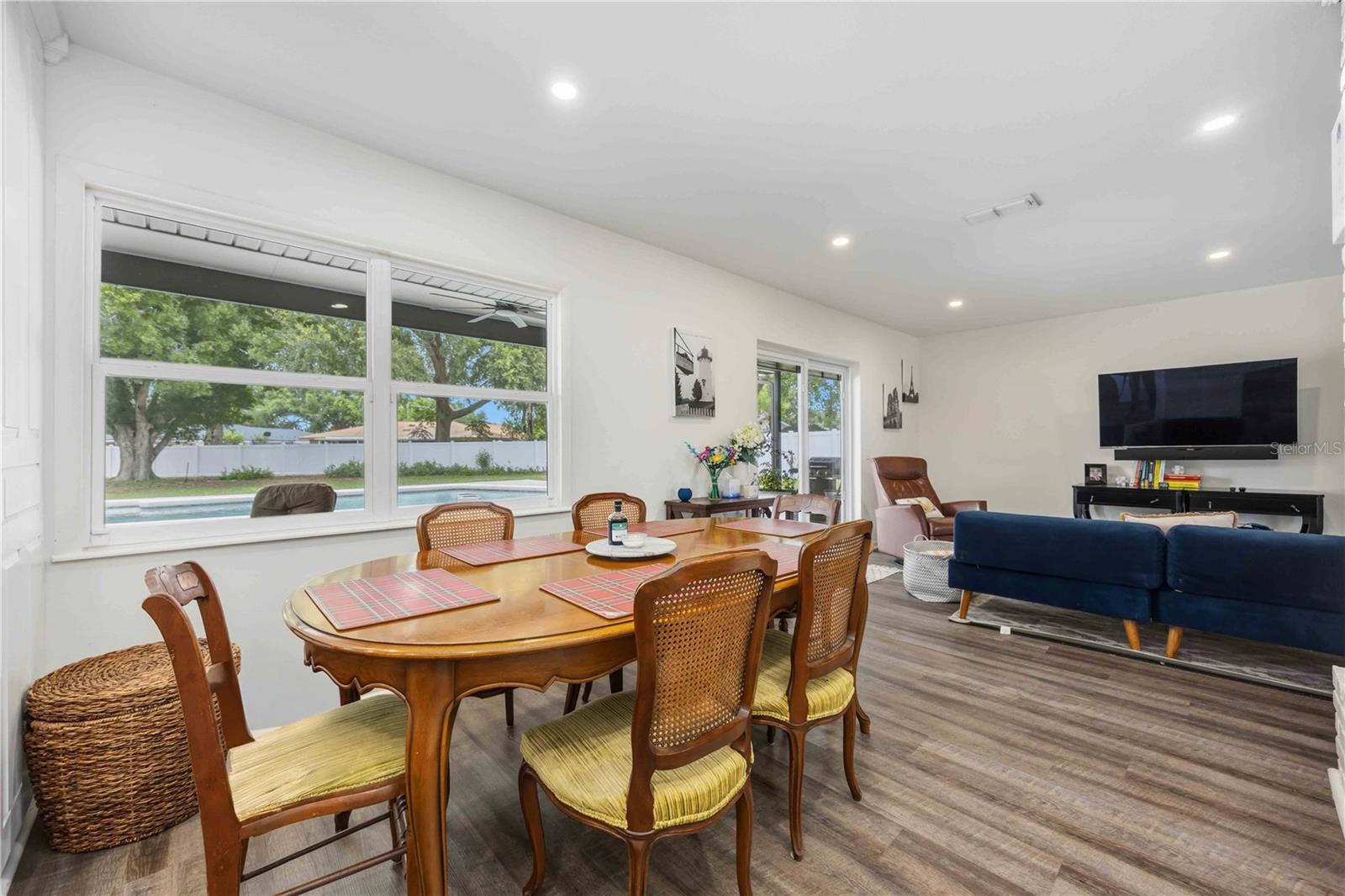 ELOISE WOODS EAST LAKE MARIAM UNIT - Residential