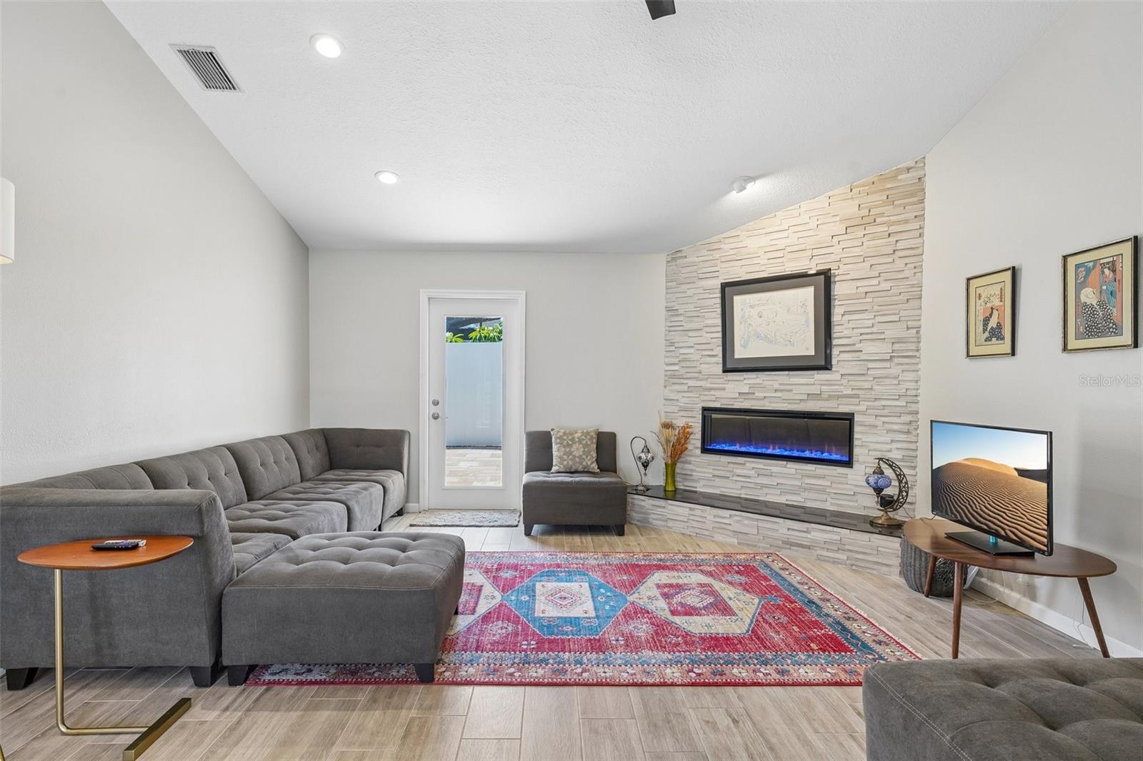 COLLINS ESTATES PH I - Residential