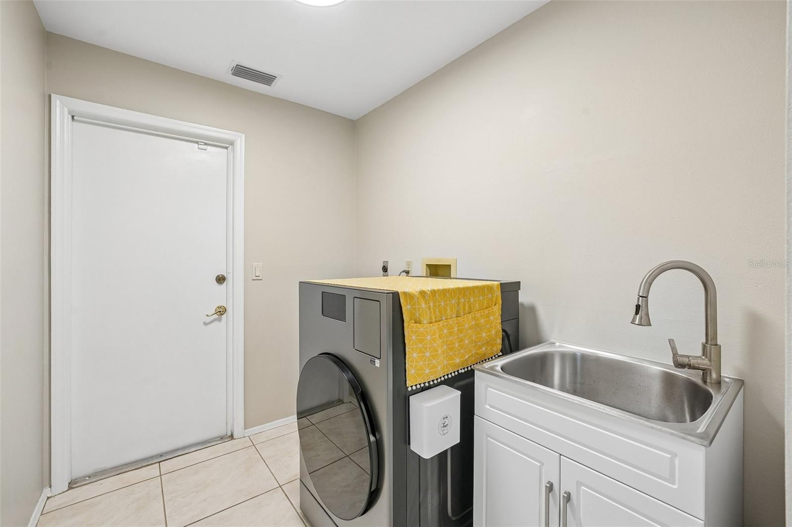 COLLINS ESTATES PH I - Residential