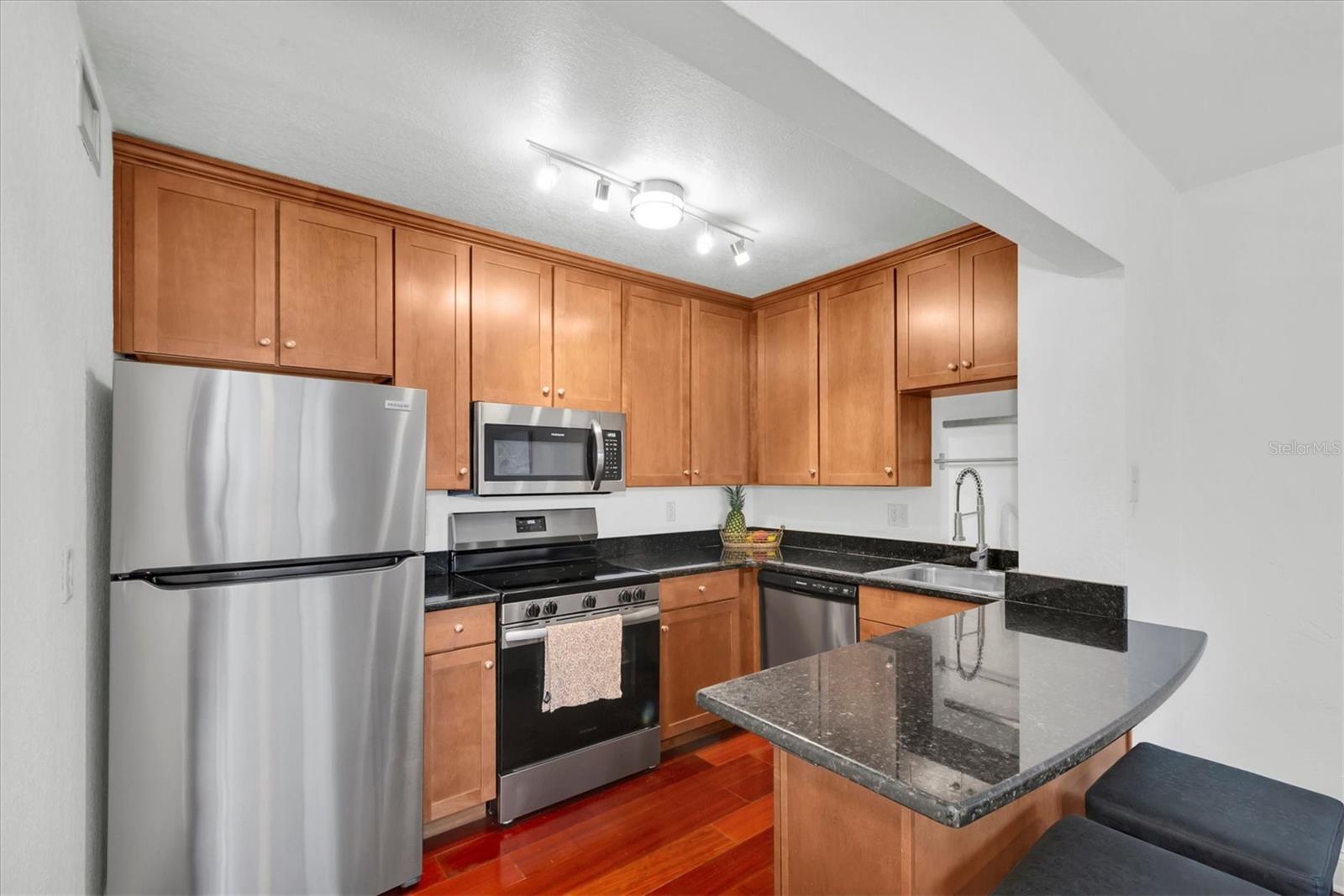 BAYBORO TOWER CONDO - Residential Lease