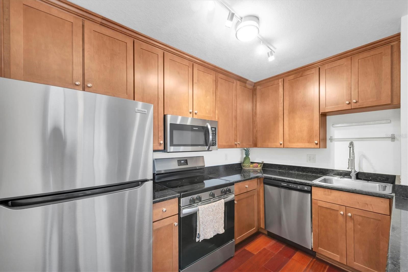 BAYBORO TOWER CONDO - Residential Lease