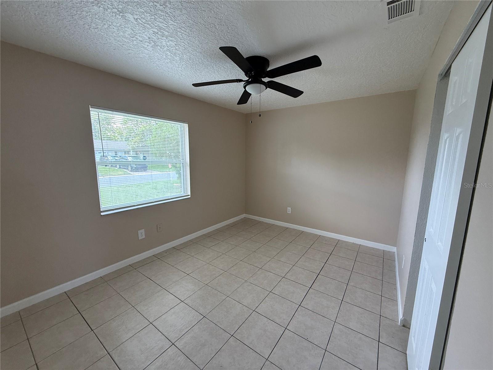 BVL UNIT 6 1ST ADD - Residential Lease