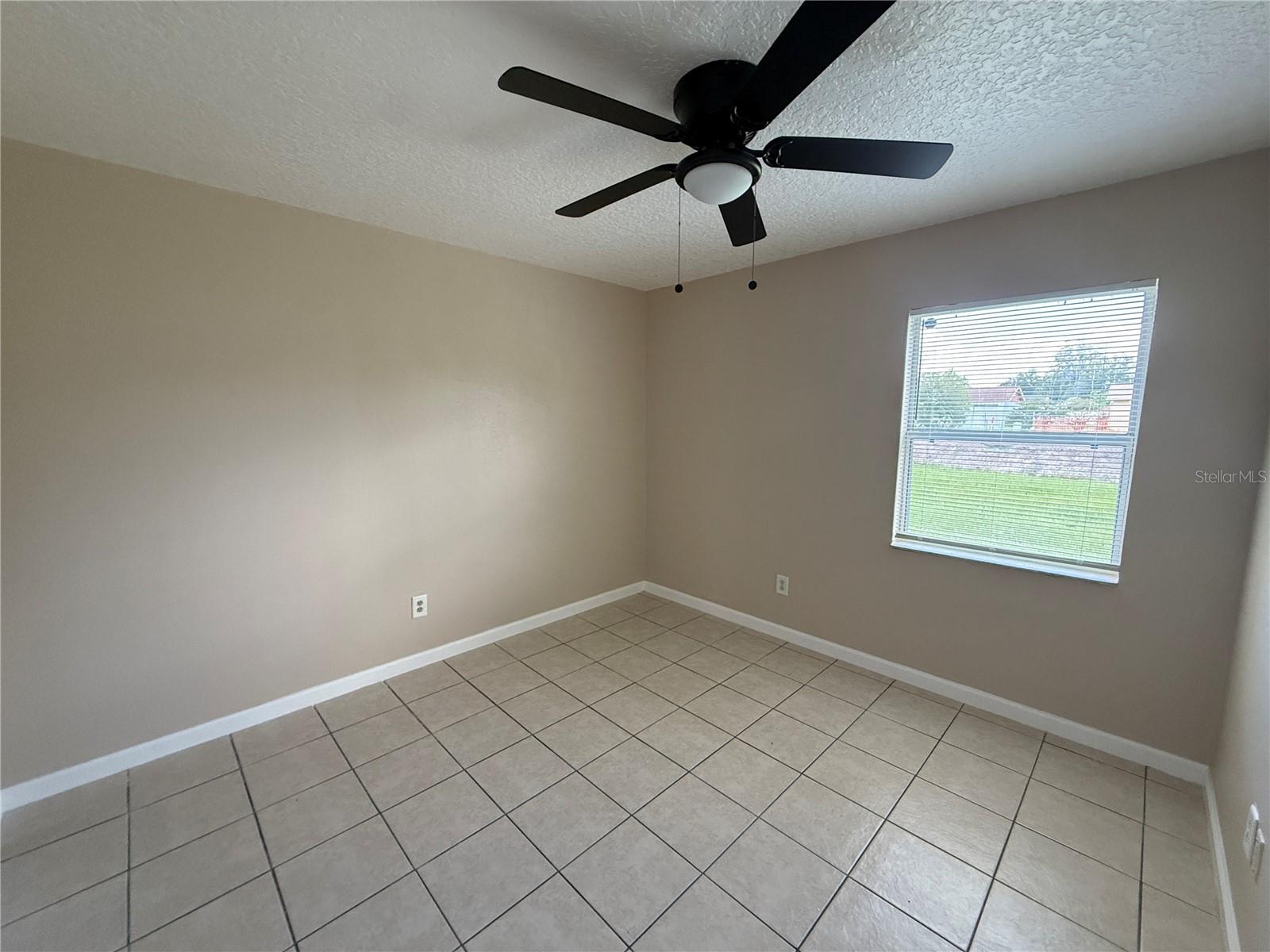 BVL UNIT 6 1ST ADD - Residential Lease