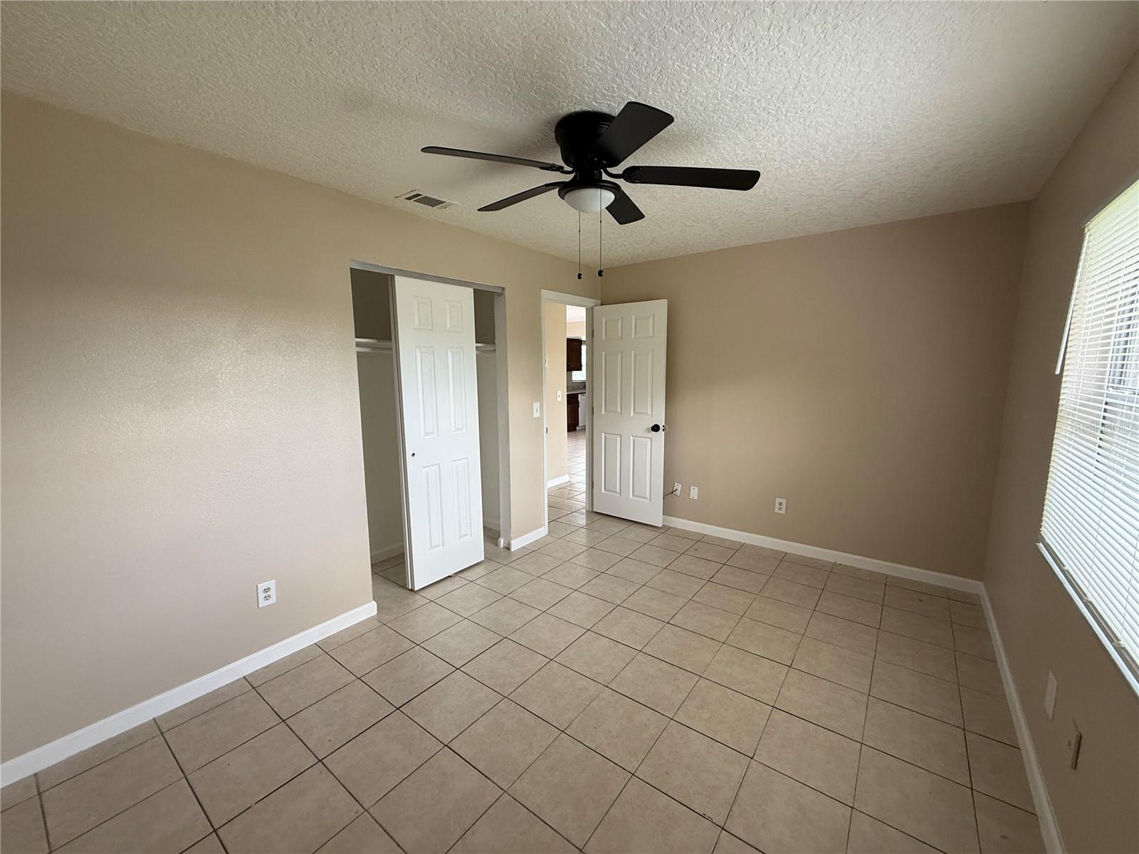 BVL UNIT 6 1ST ADD - Residential Lease