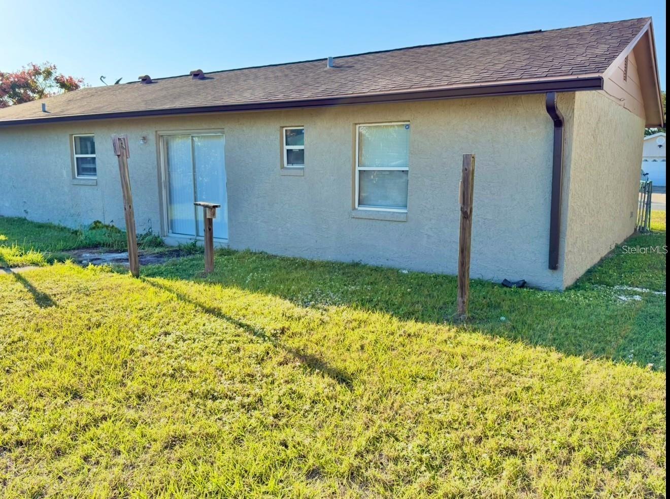 BVL UNIT 6 1ST ADD - Residential Lease