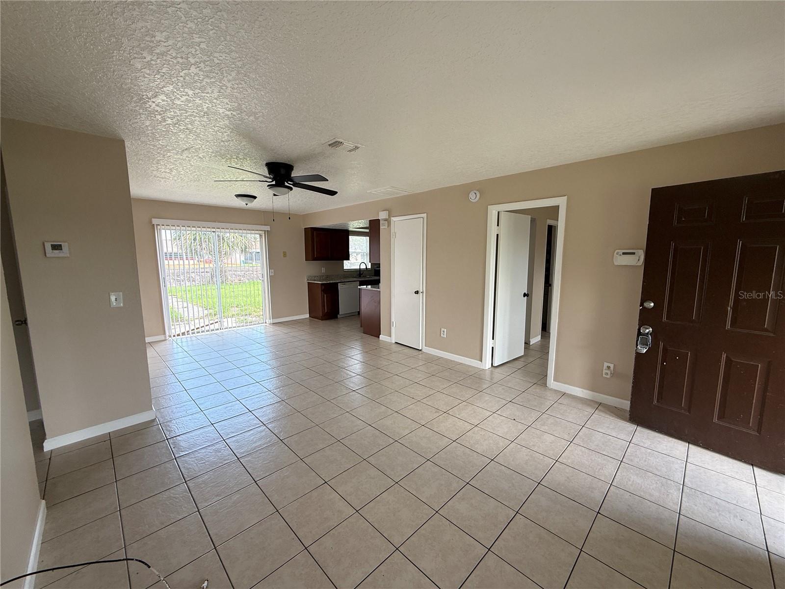 BVL UNIT 6 1ST ADD - Residential Lease
