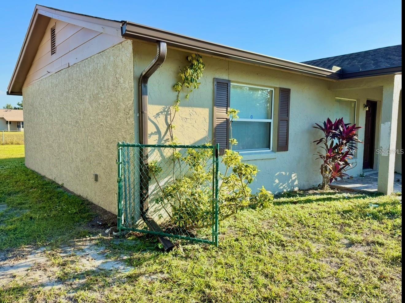 BVL UNIT 6 1ST ADD - Residential Lease