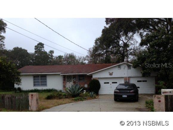 Single family home on cul-de-sac with large lot. Room for your hobbies, landscaping or what ever interest you have. House will make a comfortable home for snowbirds or year round residence. Would also make a good rental house. Also includes 1 year free wdo service ;Water: City