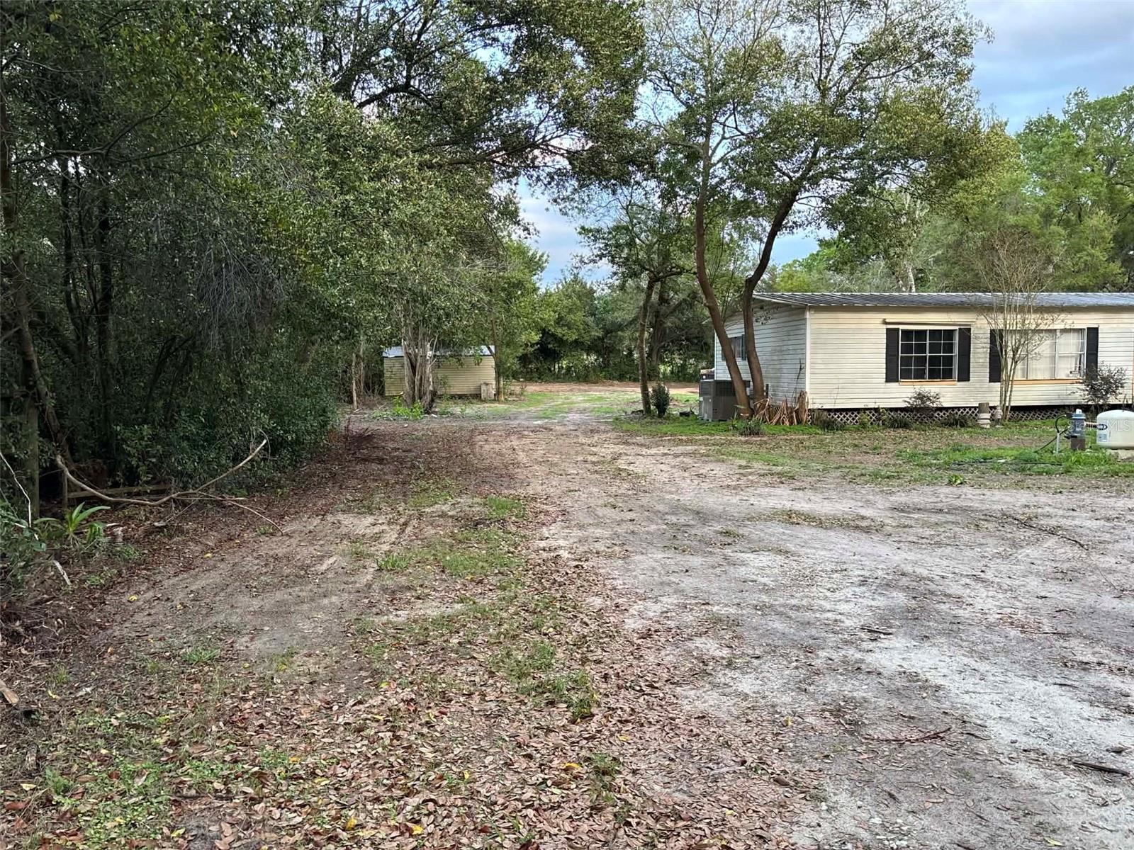 DERBY OAKS - Residential