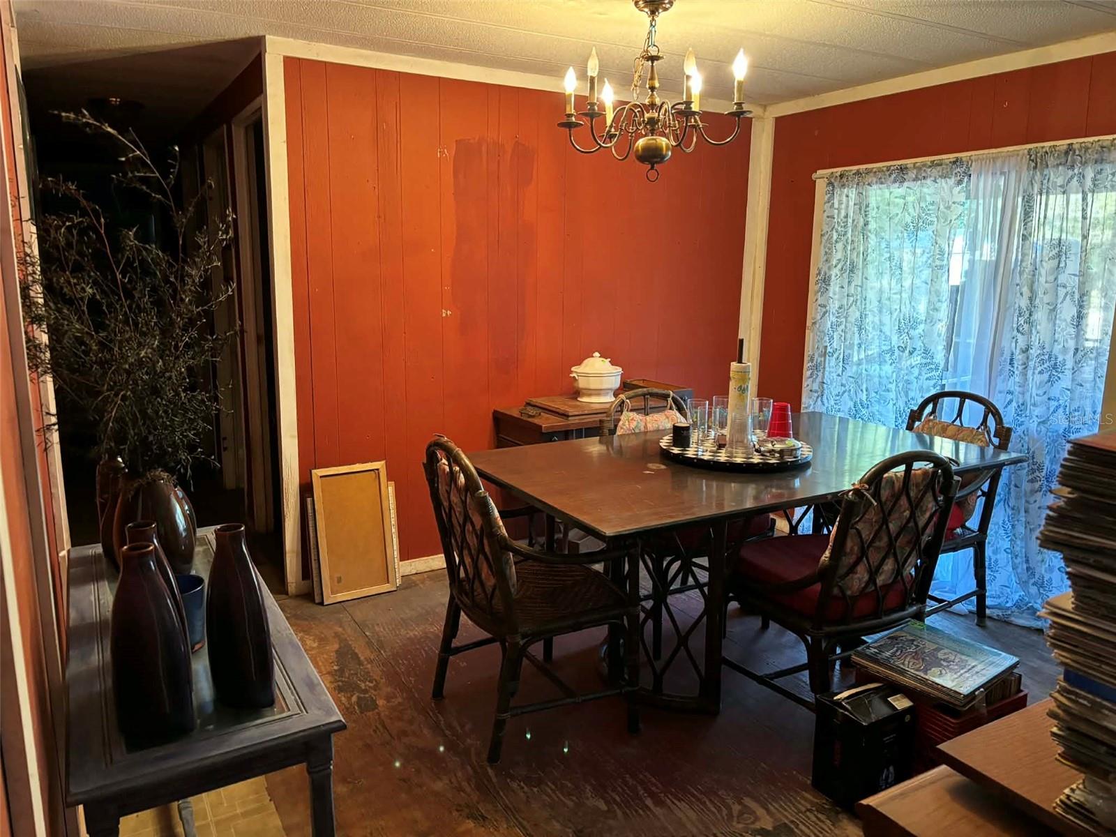 DERBY OAKS - Residential