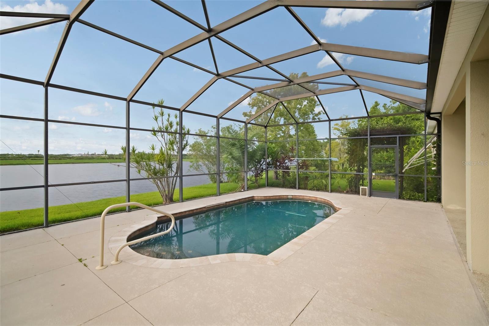 REGENT LAKE - Residential