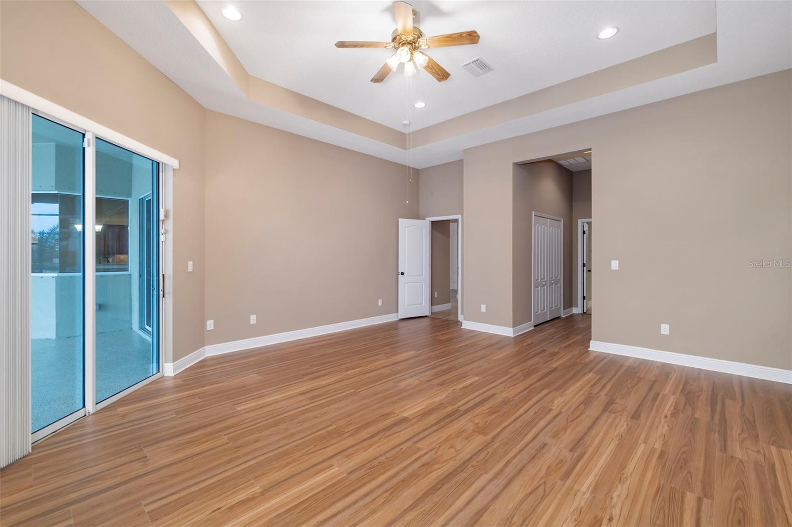 REGENT LAKE - Residential