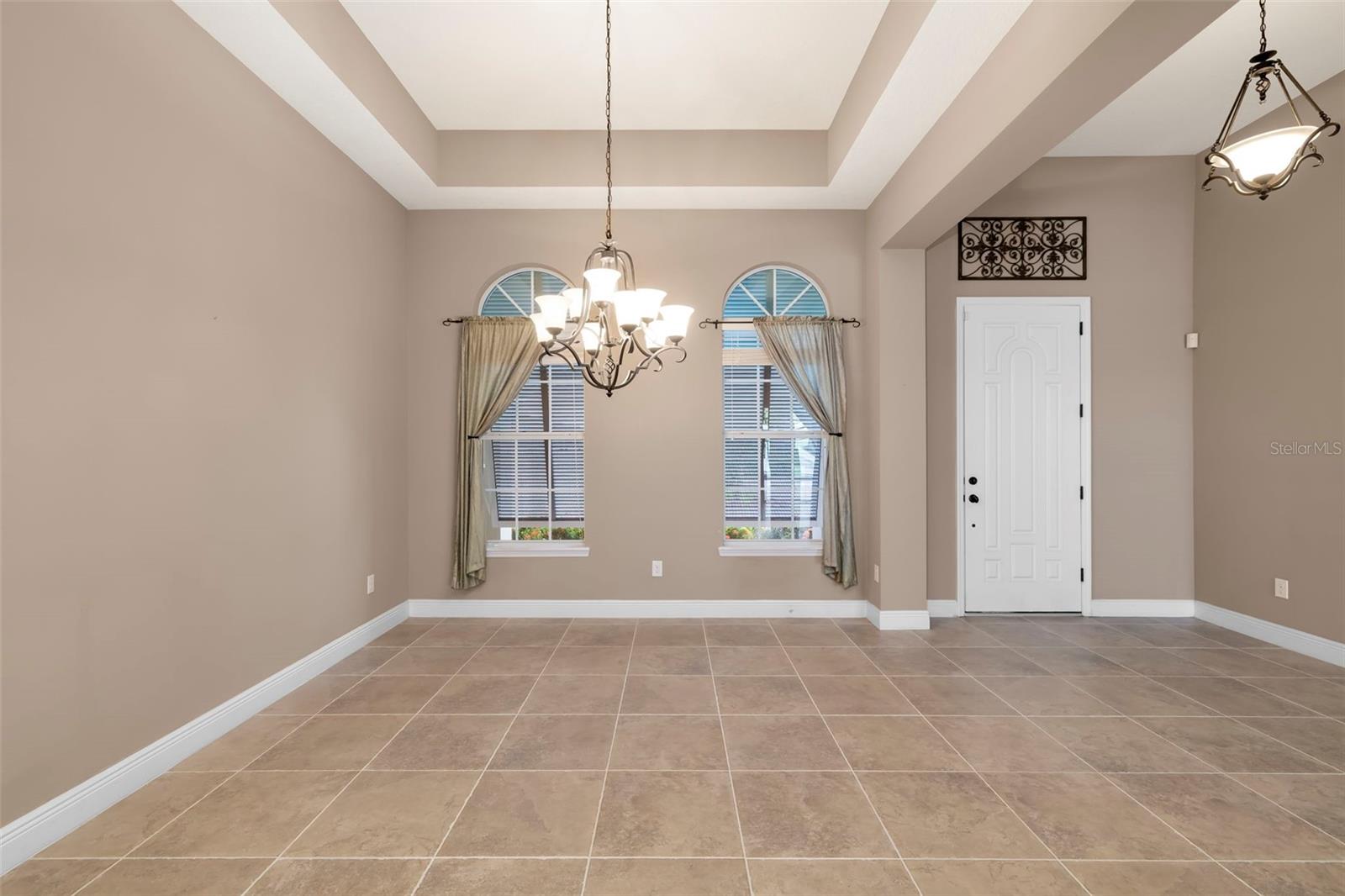 REGENT LAKE - Residential