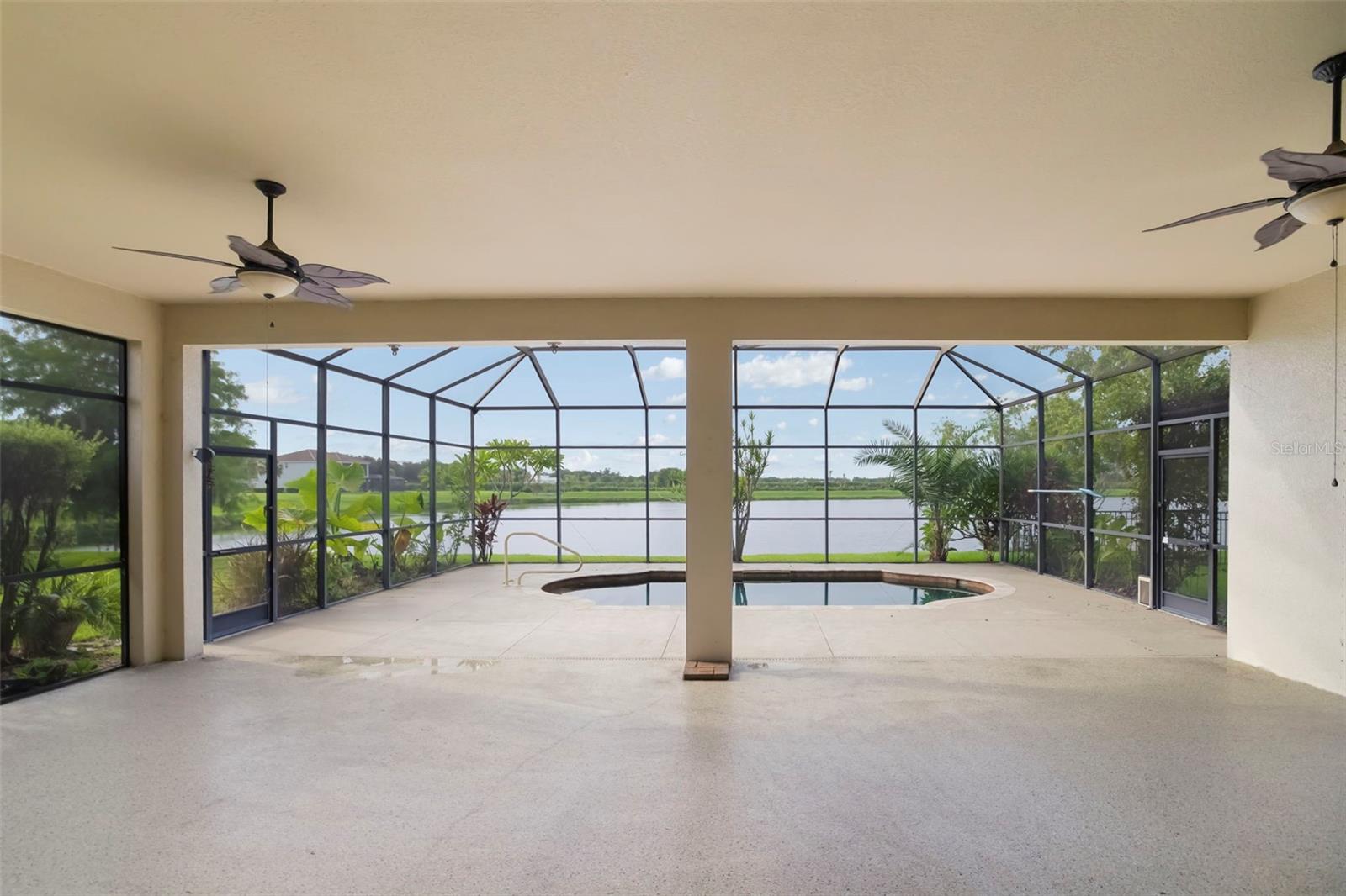 REGENT LAKE - Residential