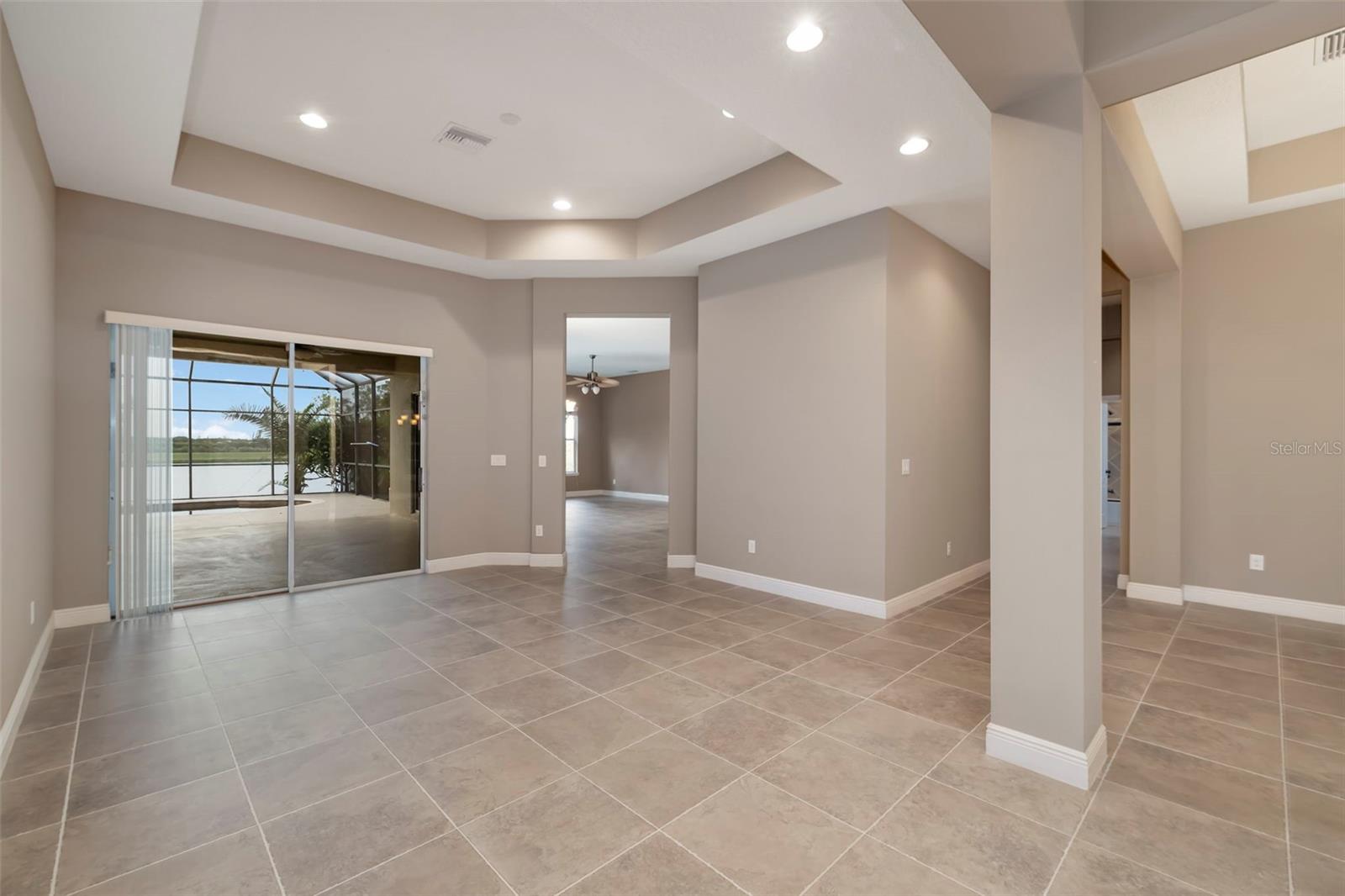 REGENT LAKE - Residential