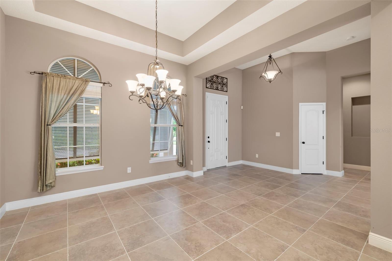 REGENT LAKE - Residential