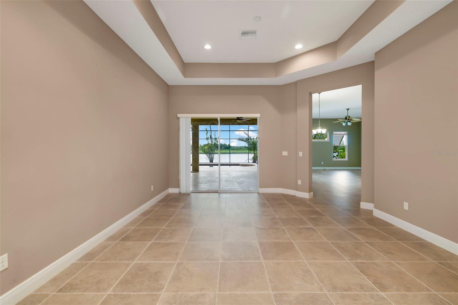 REGENT LAKE - Residential