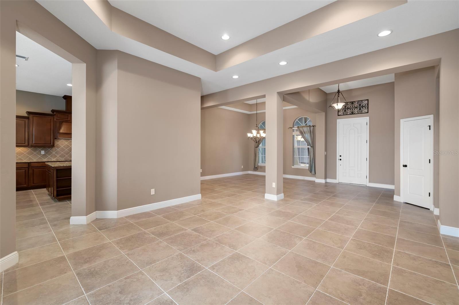REGENT LAKE - Residential