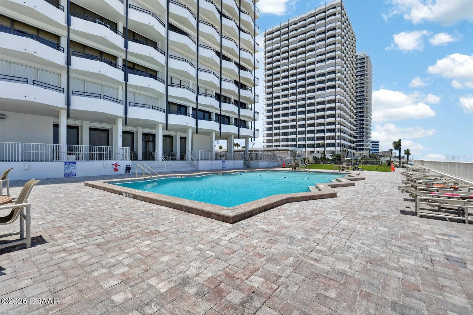 ALIKI CONDO - Residential