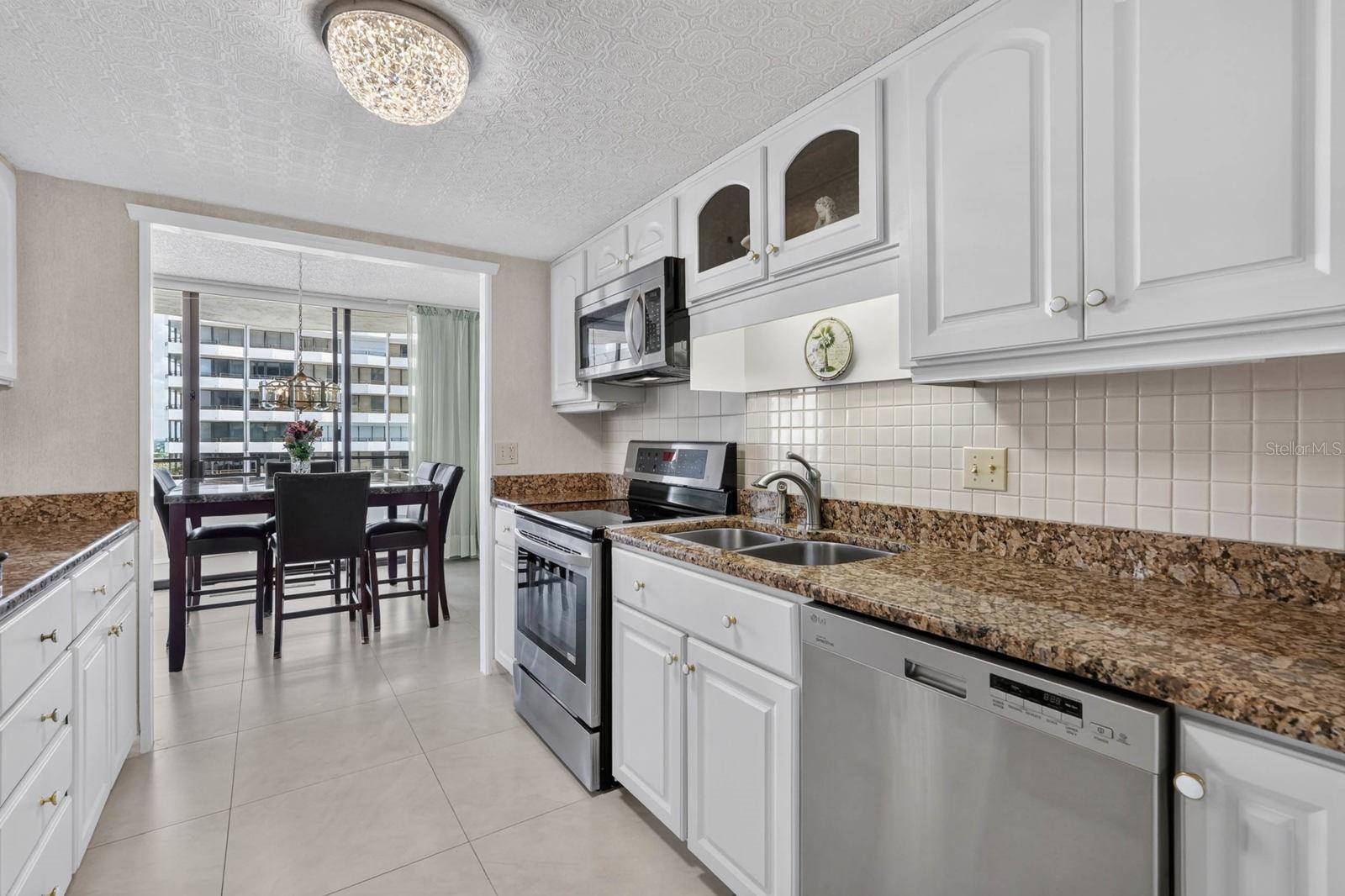 ALIKI CONDO - Residential