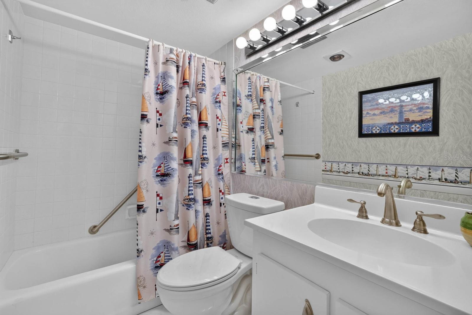 ALIKI CONDO - Residential
