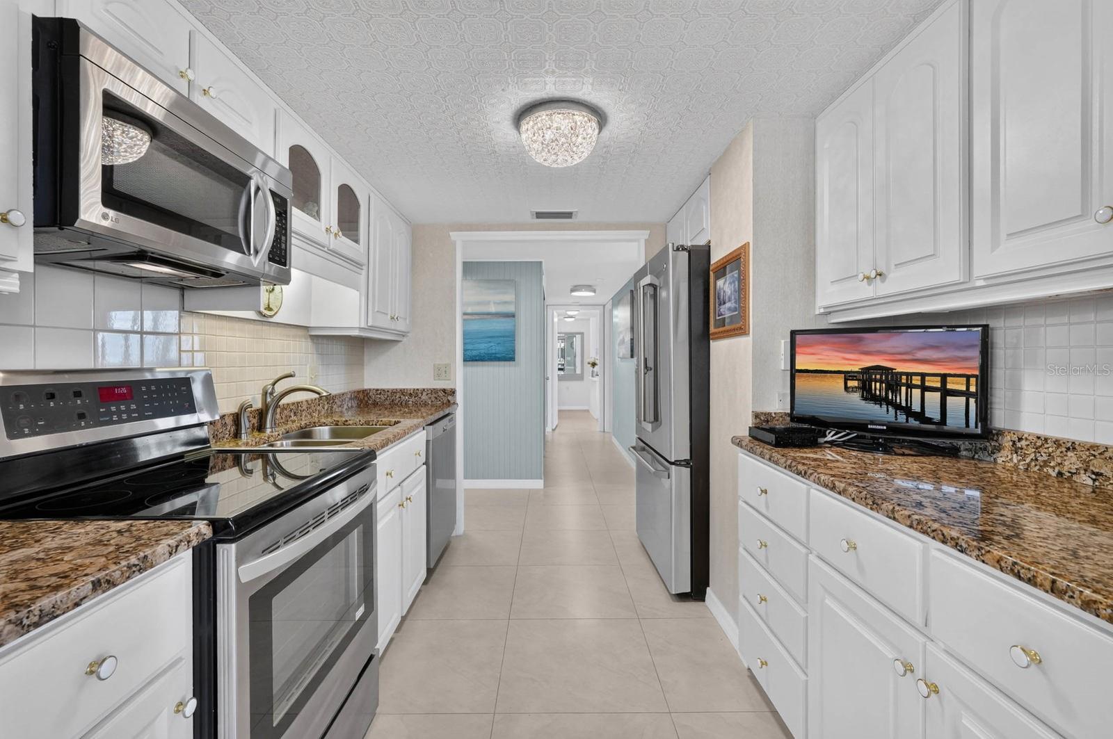 ALIKI CONDO - Residential