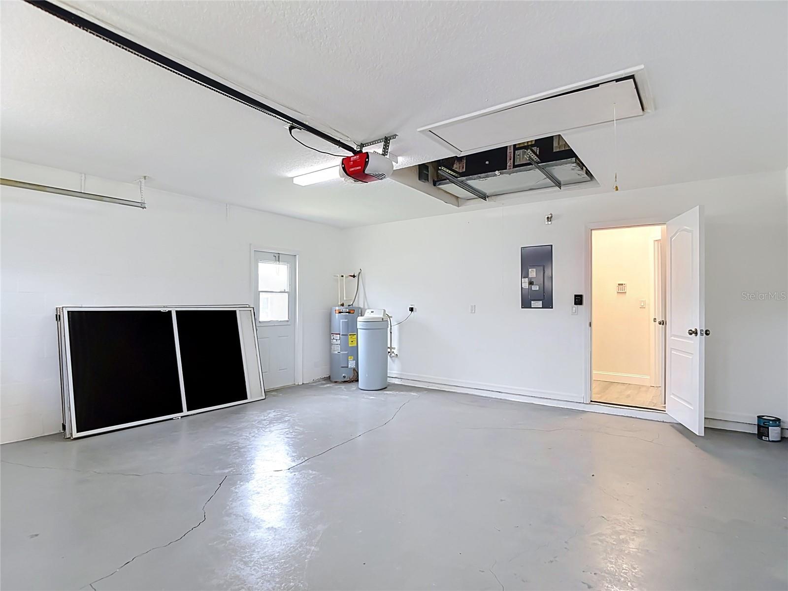 MEADOW OAKS - Residential