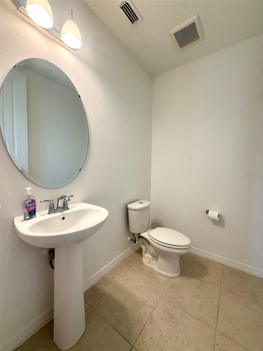 LAUREATE PARK NBRHD CENTER PH 3 - Residential Lease
