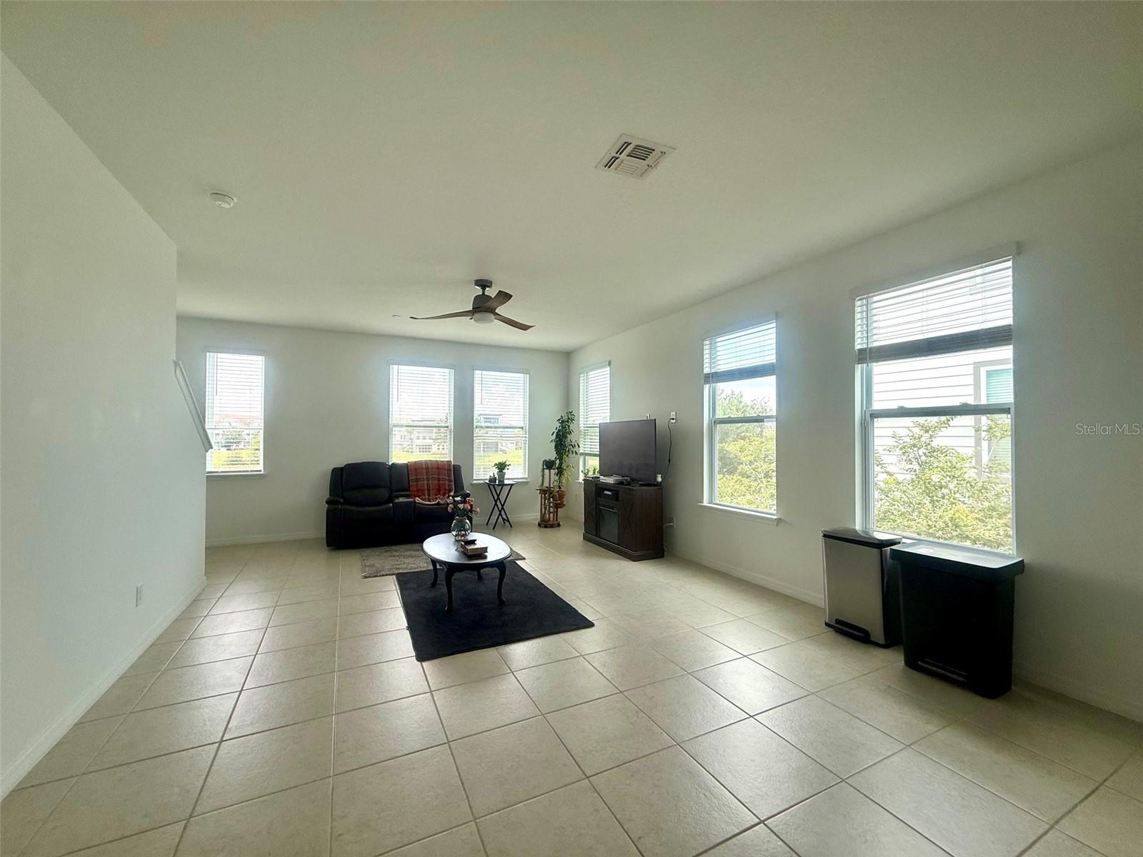 LAUREATE PARK NBRHD CENTER PH 3 - Residential Lease