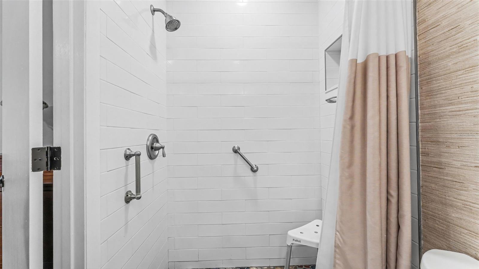 CASA LOMA CONDO - Residential