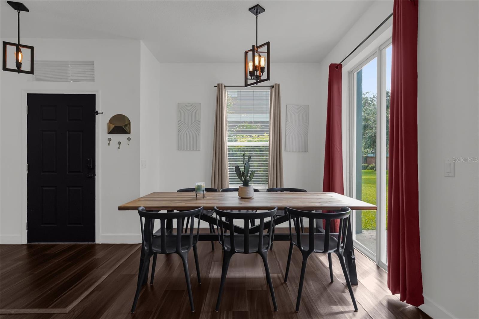 VILLAS AT ESTANCIA CONDO - Residential