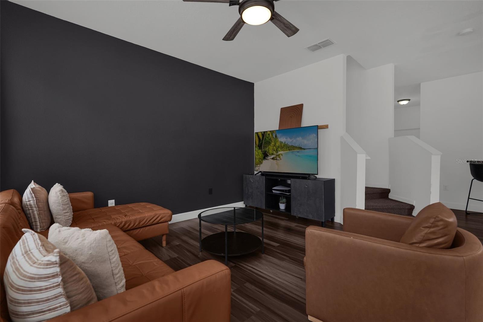 VILLAS AT ESTANCIA CONDO - Residential