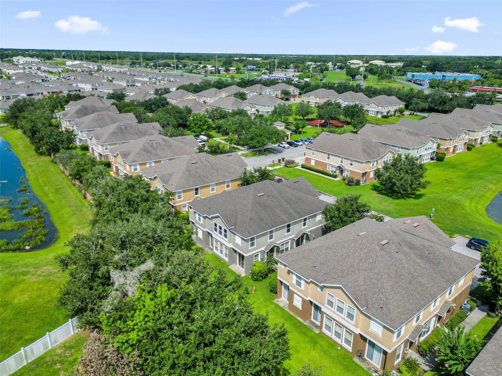 VILLAS AT ESTANCIA CONDO - Residential