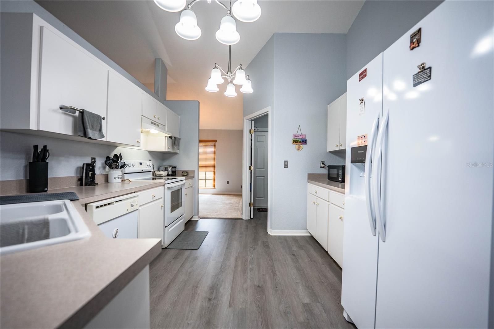 ASHLEY POINTE - Residential