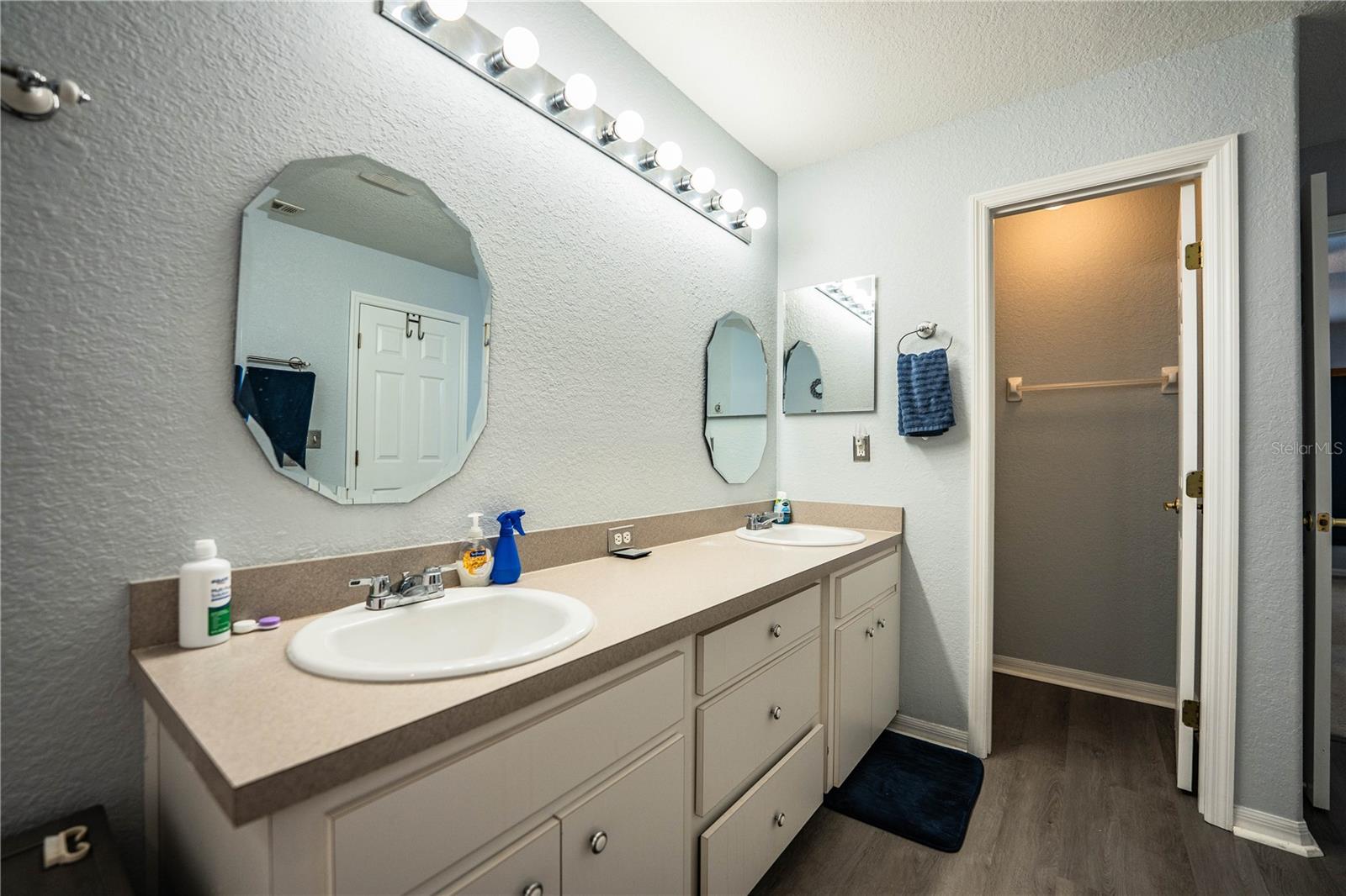 ASHLEY POINTE - Residential
