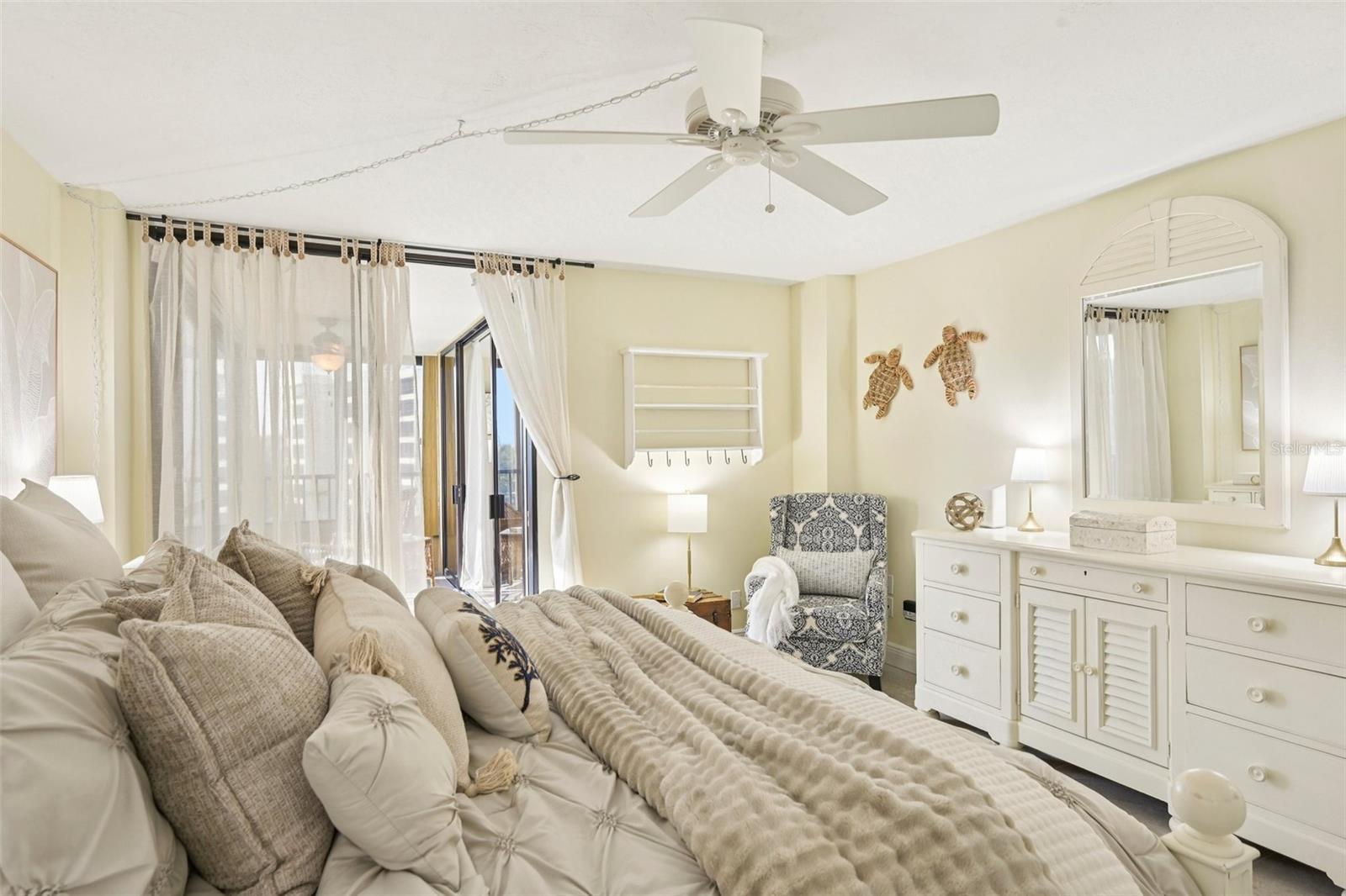 UNIT 407 BLDG B GULF & BAY CLUB - Residential
