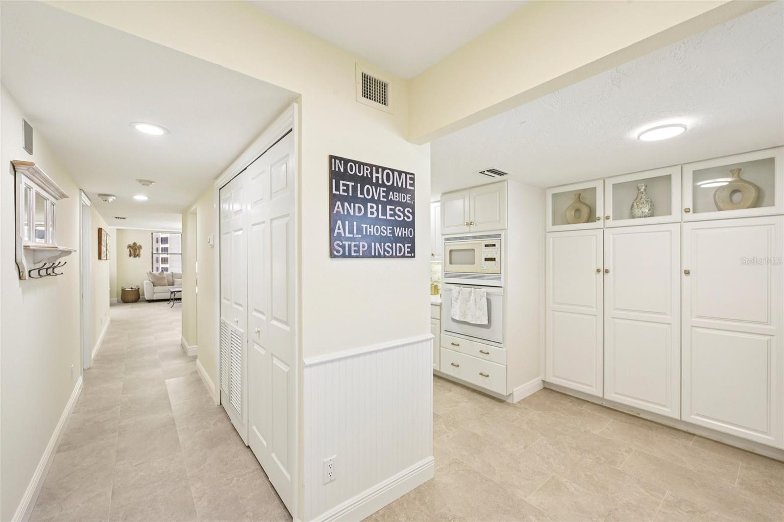 UNIT 407 BLDG B GULF & BAY CLUB - Residential