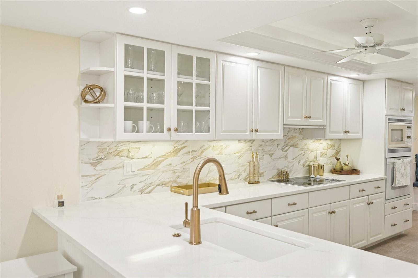 UNIT 407 BLDG B GULF & BAY CLUB - Residential