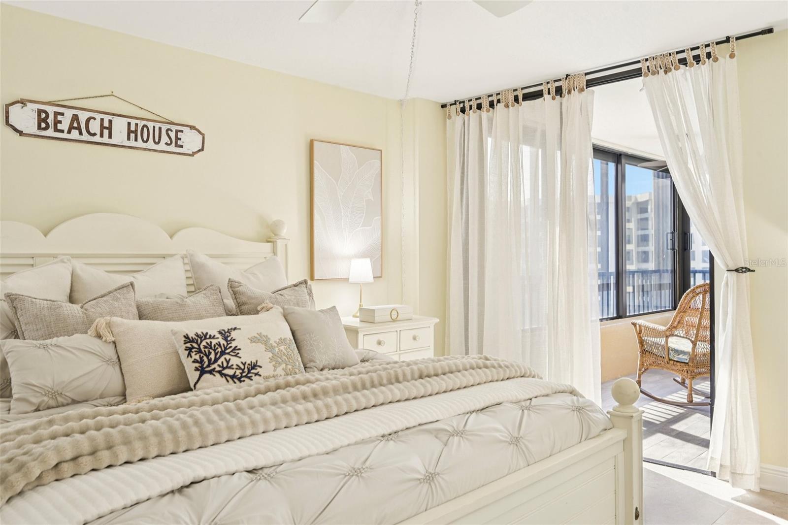 UNIT 407 BLDG B GULF & BAY CLUB - Residential
