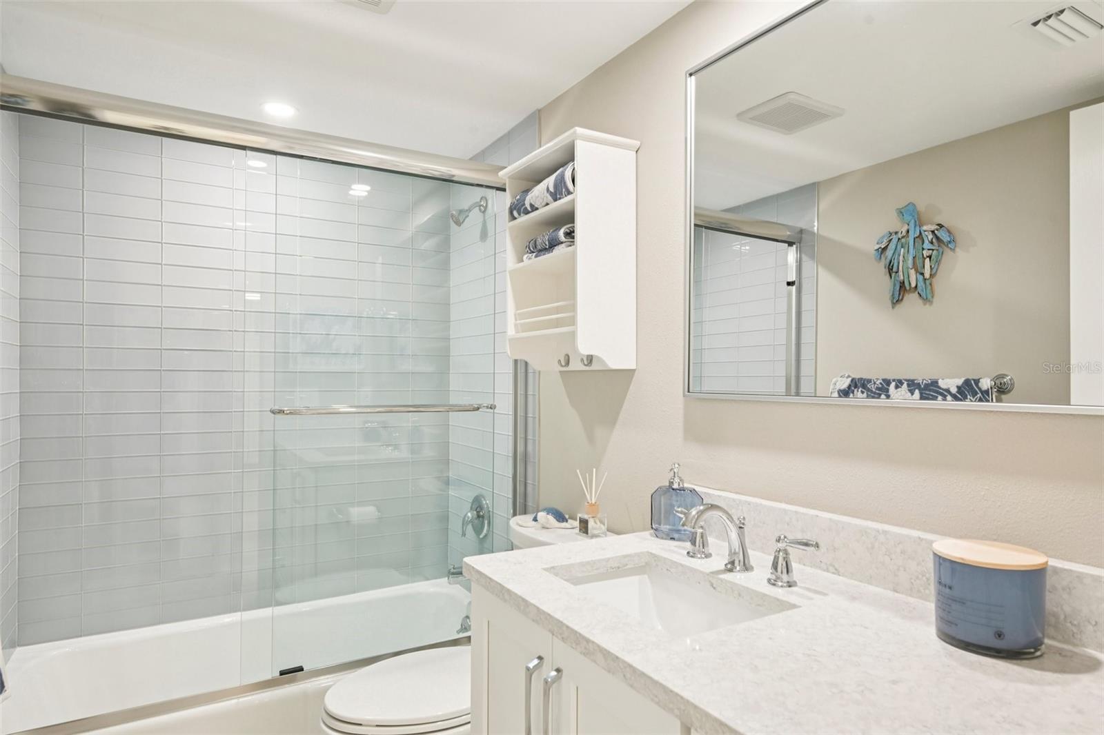 UNIT 407 BLDG B GULF & BAY CLUB - Residential