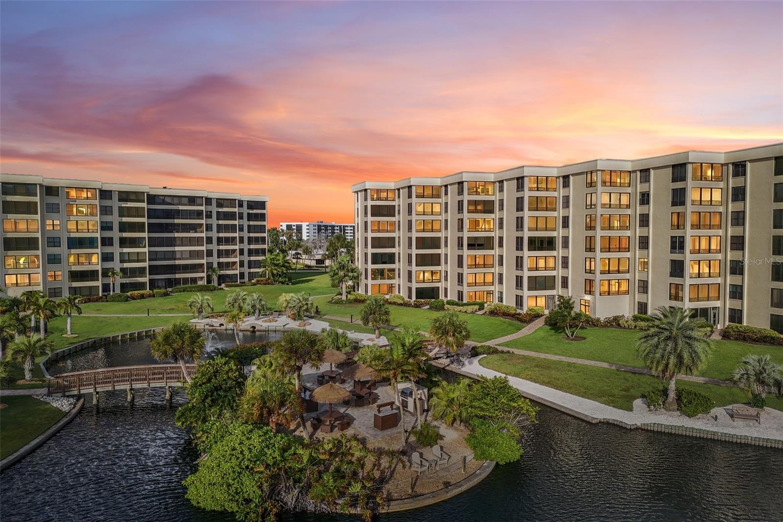 UNIT 407 BLDG B GULF & BAY CLUB - Residential