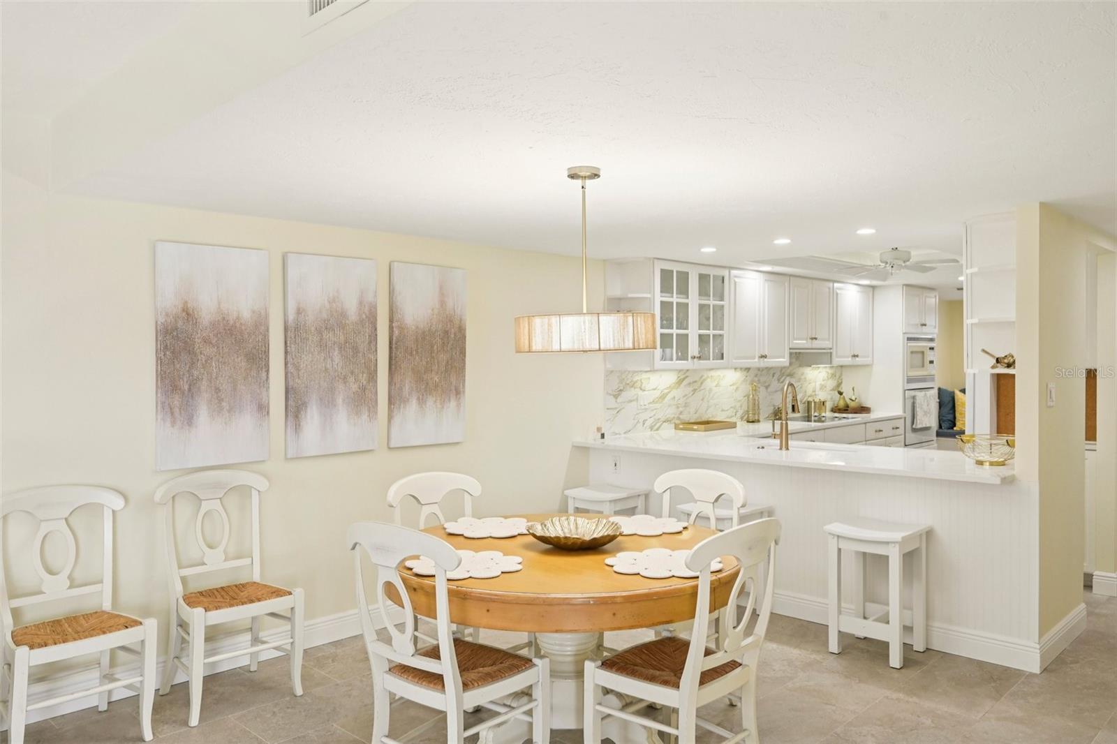 UNIT 407 BLDG B GULF & BAY CLUB - Residential