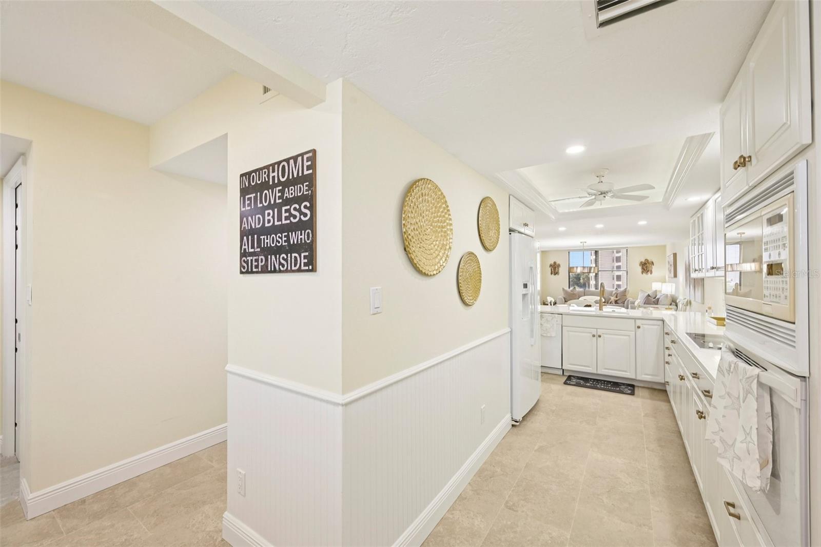 UNIT 407 BLDG B GULF & BAY CLUB - Residential
