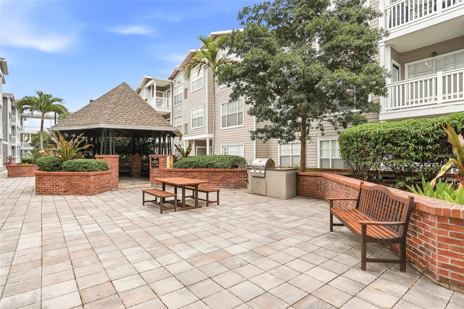 HYDE PARK WALK A CONDO - Residential