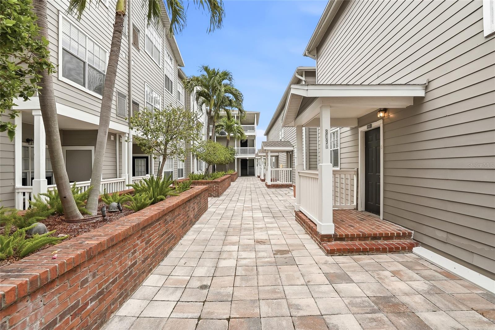 HYDE PARK WALK A CONDO - Residential