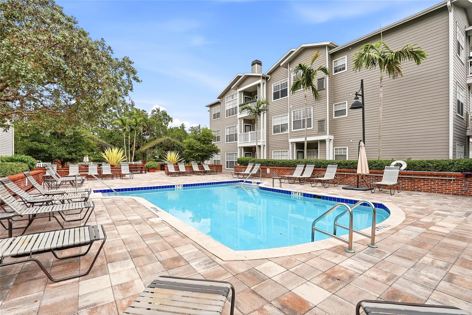 HYDE PARK WALK A CONDO - Residential