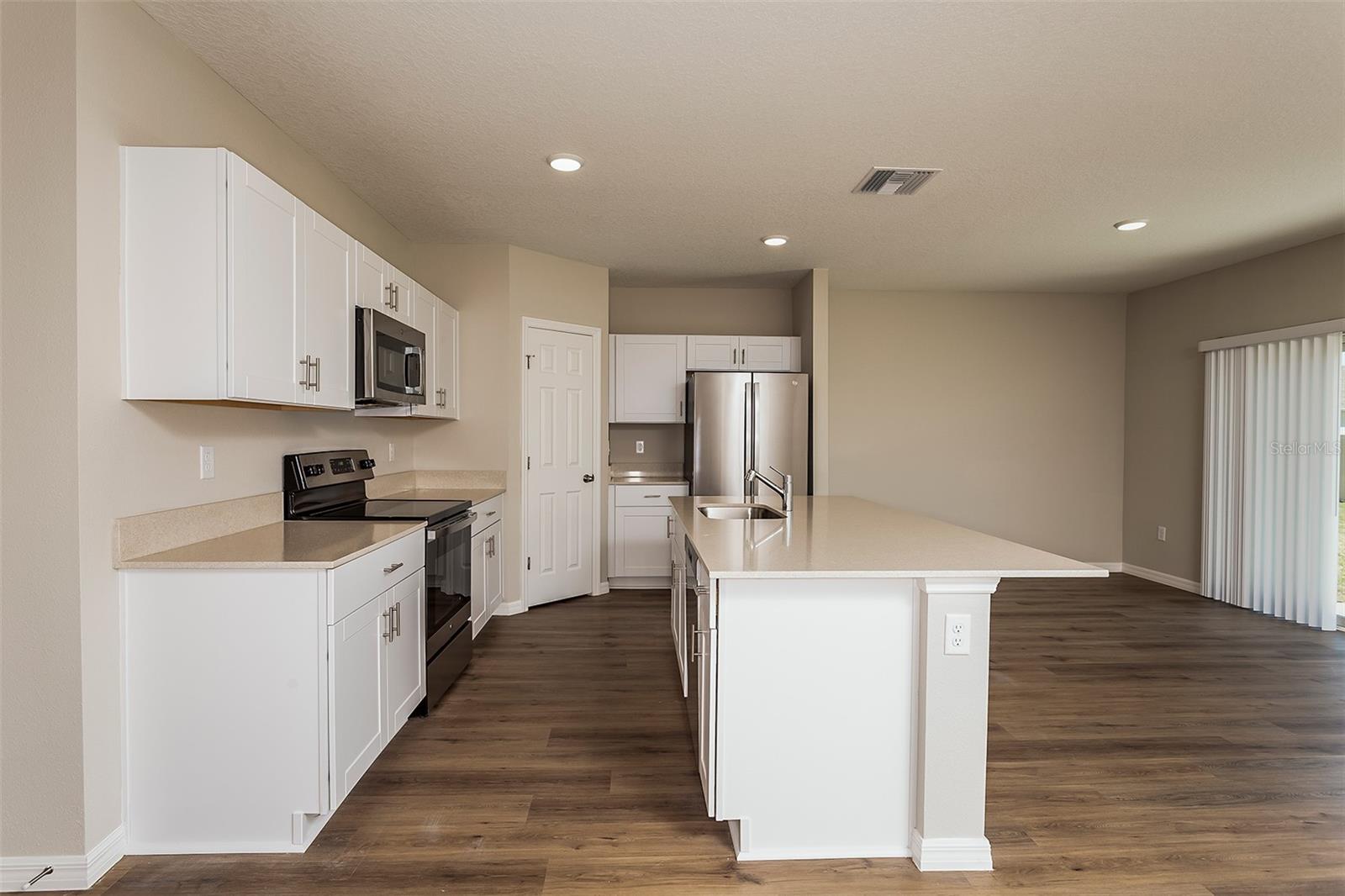 PASADENA WOODS - Residential