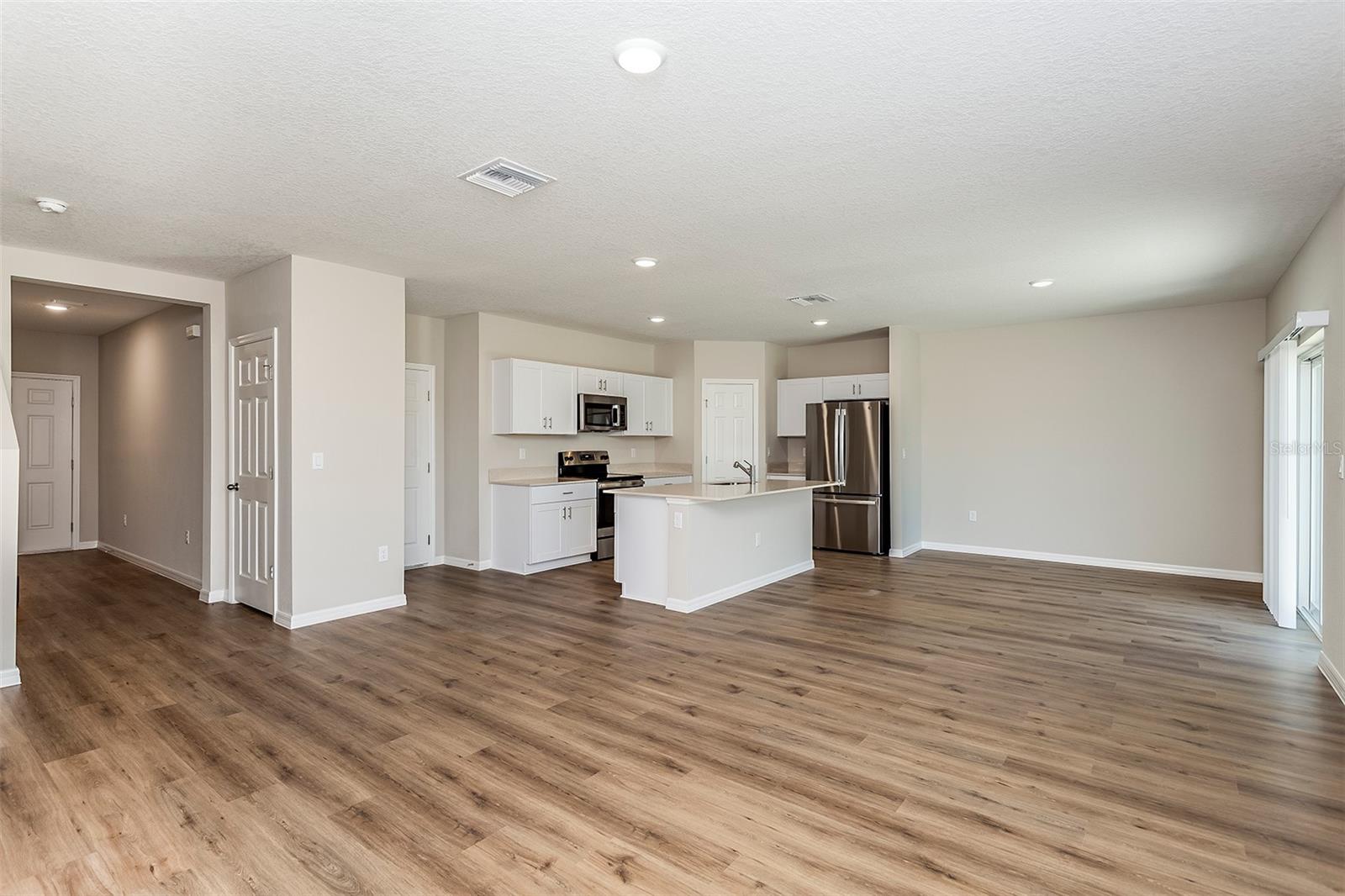PASADENA WOODS - Residential