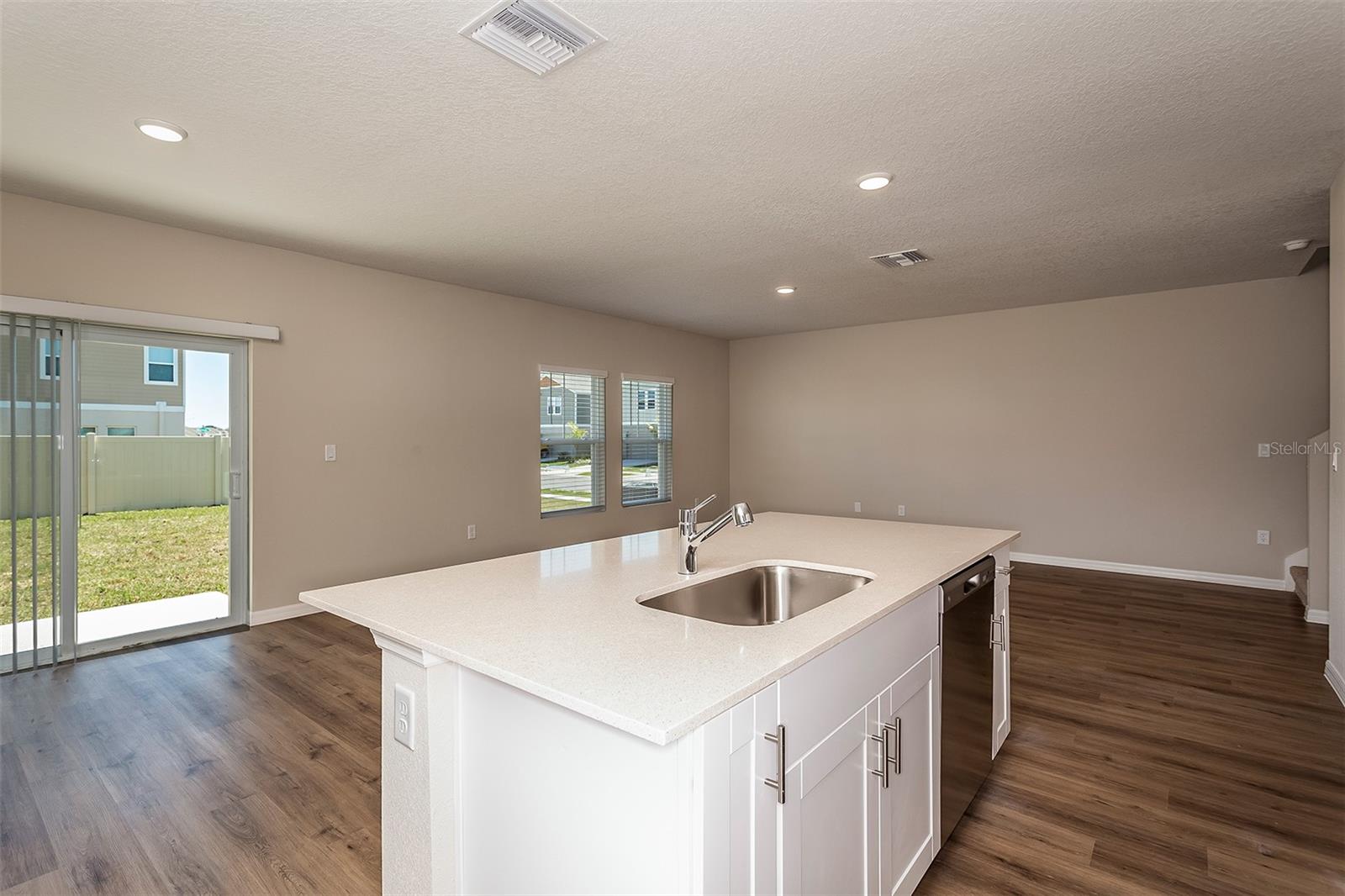 PASADENA WOODS - Residential
