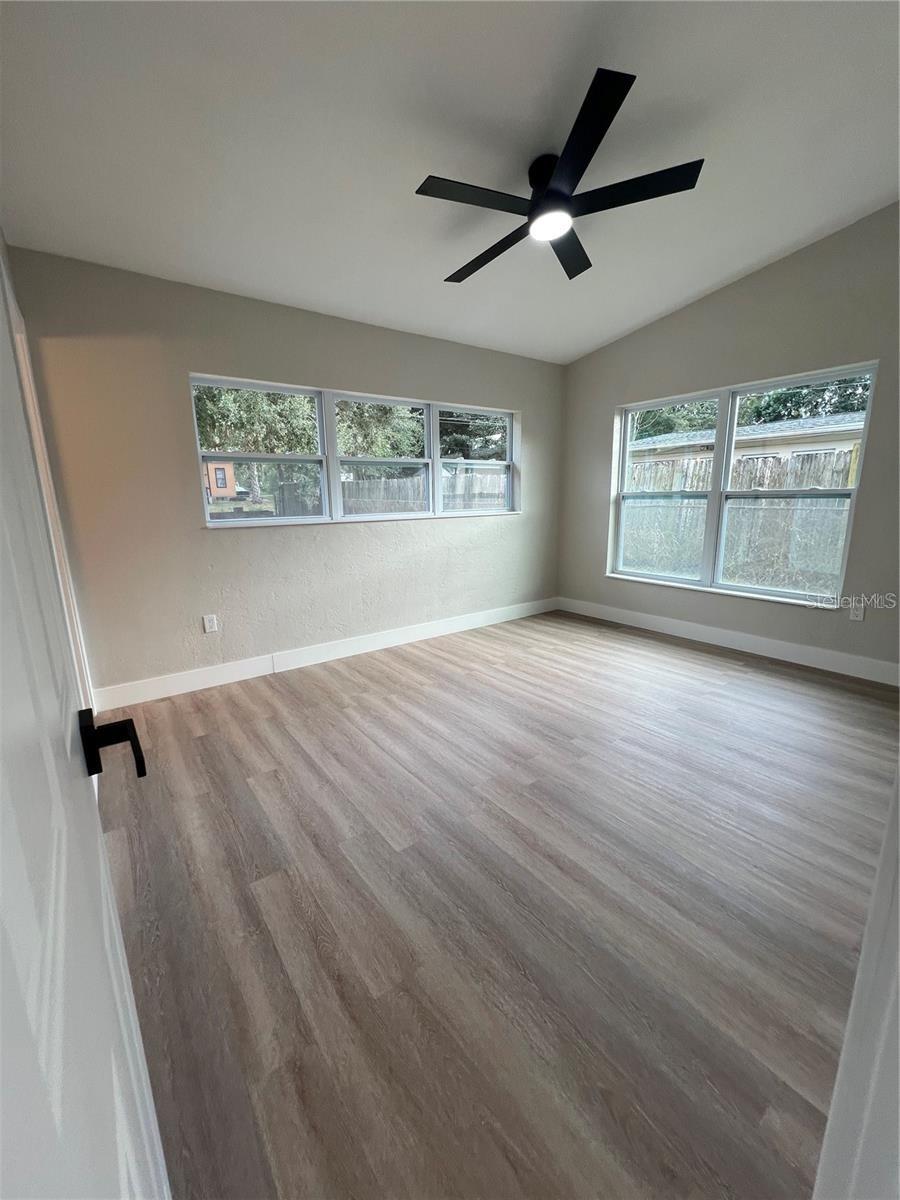SAN SEM KNOLLS - Residential Lease